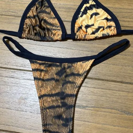 BROWN AND BLACK DETAIL ZEBRA THONG BIKINI