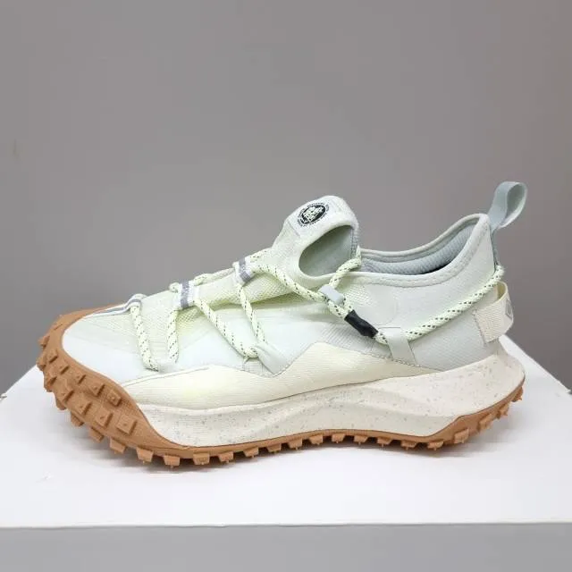 Nike acg mountain fly low gore-tex se sea glass