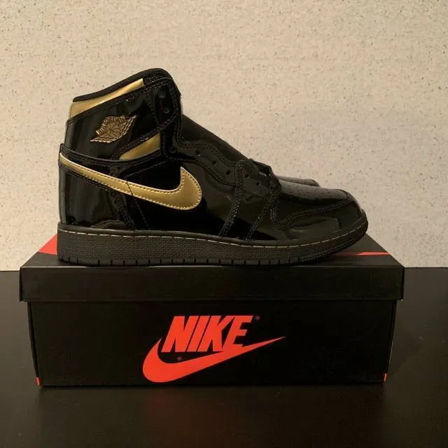 Nike air jordan 1 retro high og patent 4-14 black metallic gold 555088-032