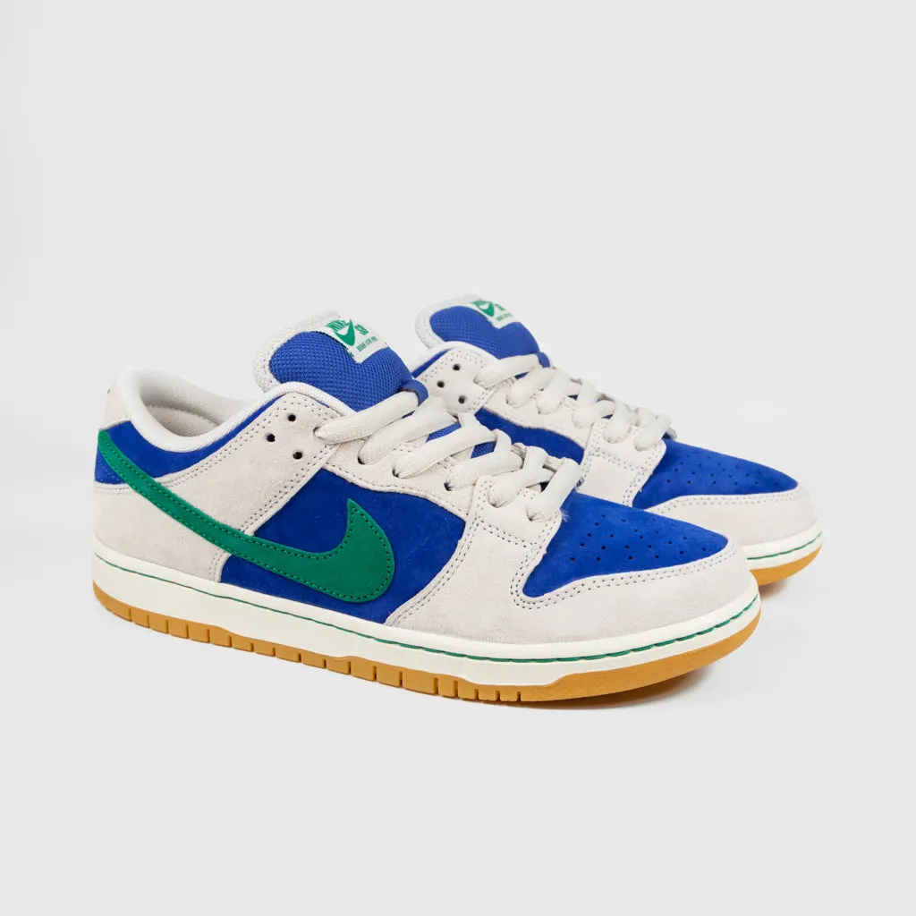 Nike SB - Dunk Low Pro Shoes - Phantom / Malachite  - Hyper Royal