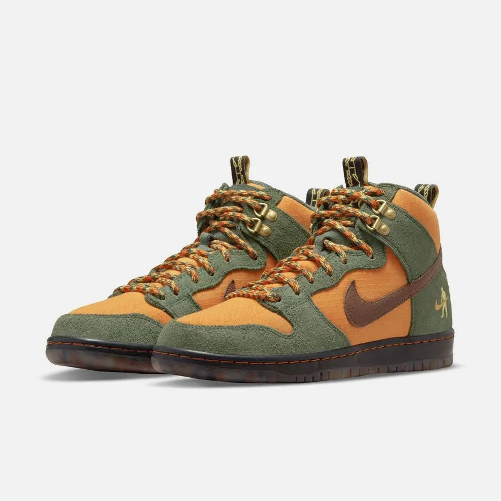 Nike SB - Pass Port Dunk High Pro Shoes - Carbon Green / Cider / Wheat / Gold