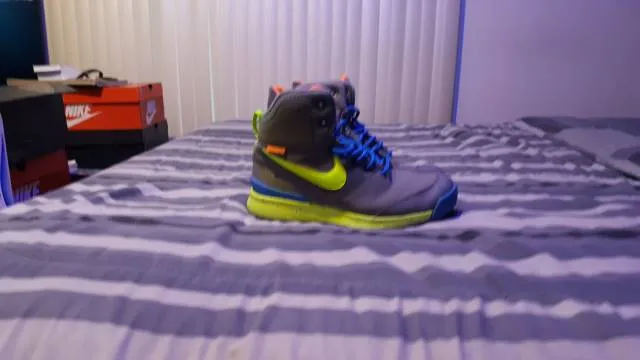 Nike stasis acg water shield size 6y