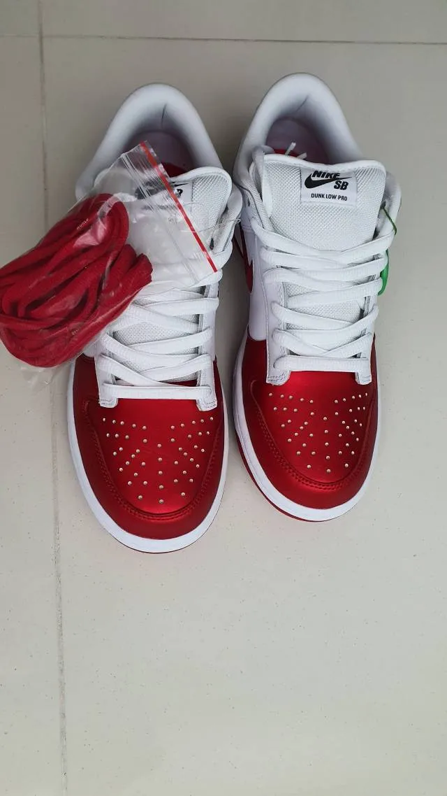 Supreme x Nike SB Dunk Low Varsity Red